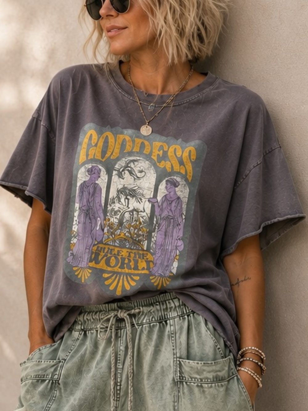 PEBBY FOREVEE Goddess Graphic Short Sleeve Tee - Vintage Gray